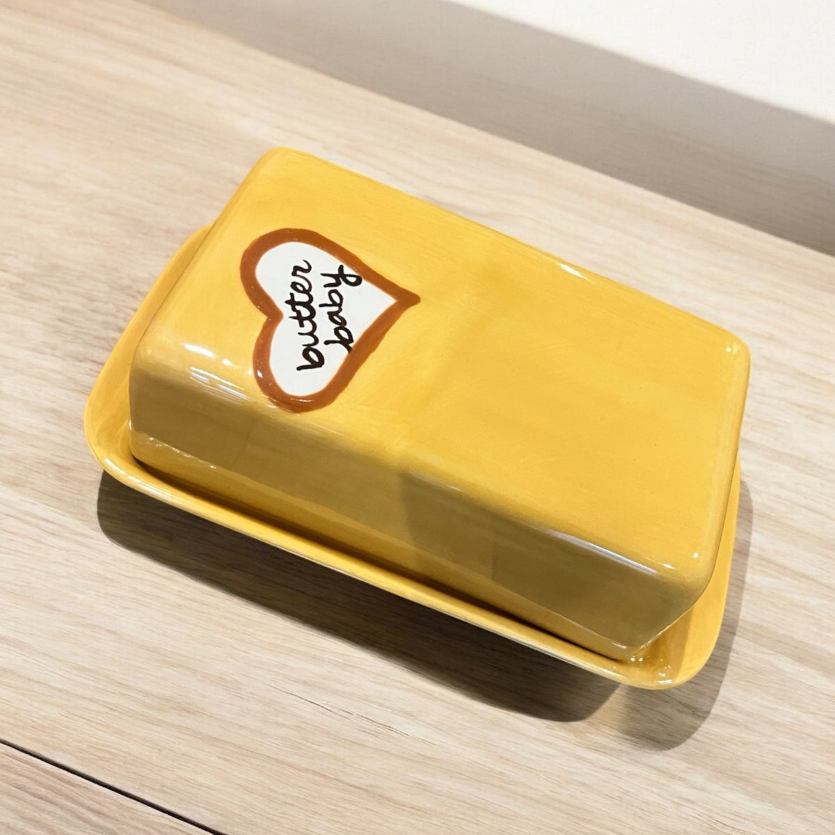 Hand-painted “butter baby” European Butter Dish– Caitlin Rounds Antiques